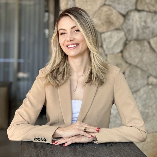 Dra. Paula Cavalcante
