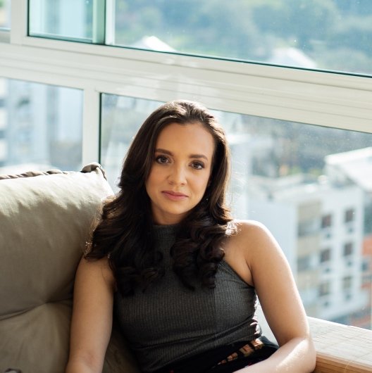 Dra. Natane Tenedini Lopes