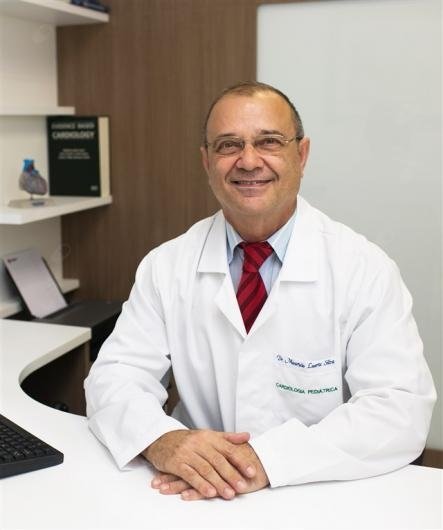 Dr. Mauricio Laerte Silva