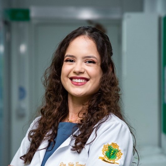 Dra. Júlia Gonçalves