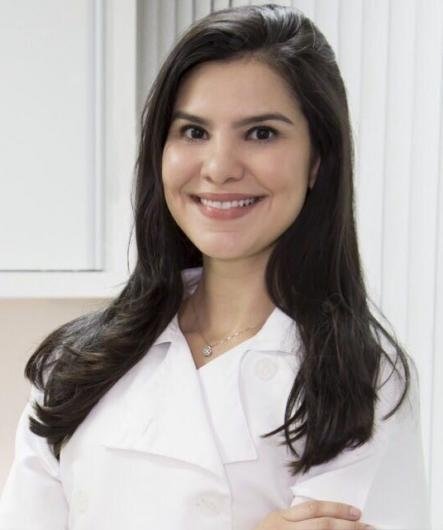 Dra. Cláudia Puga