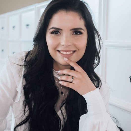 Dra. Késia Porto de Souza