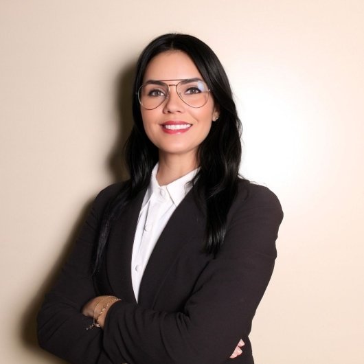 Dra. VERENA BRANDÃO