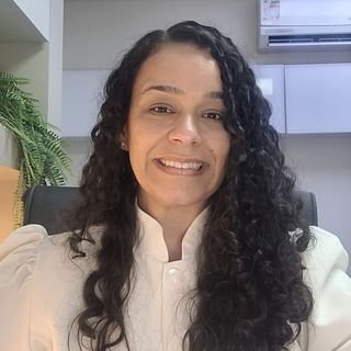 Dra. Lívia Santos