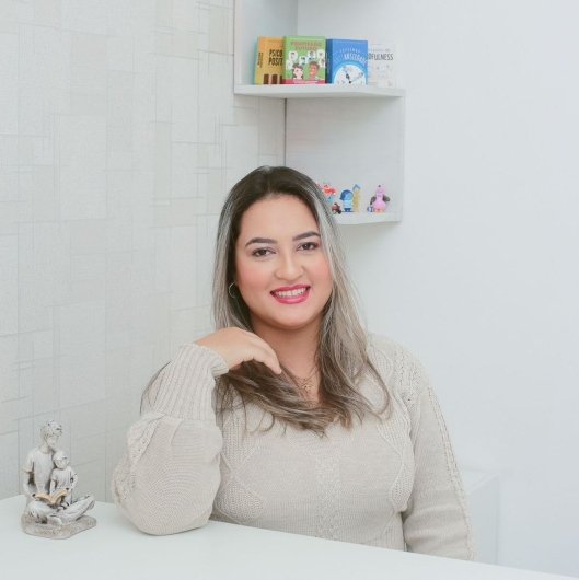 Dra. Evellyn Moura