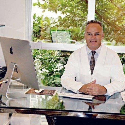 Dr. Andre Finger