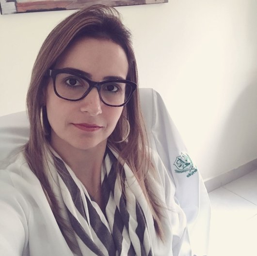 Camila Rocha S Siqueira Esteves