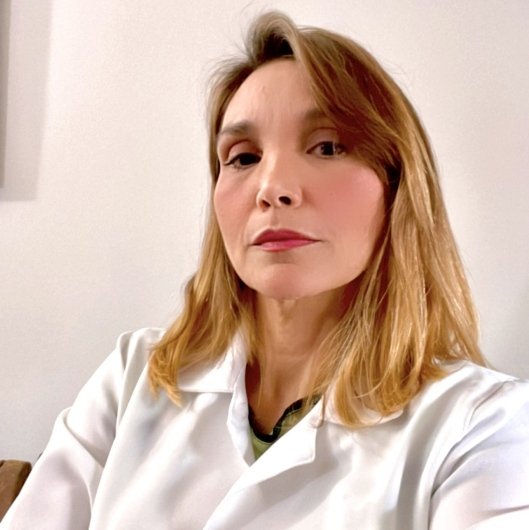 Dra. Alessandra Lima