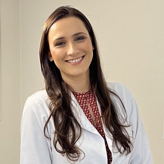 Dra. Julianne Carvalho