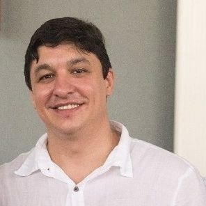 Dr. Gustavo Alvim Simão