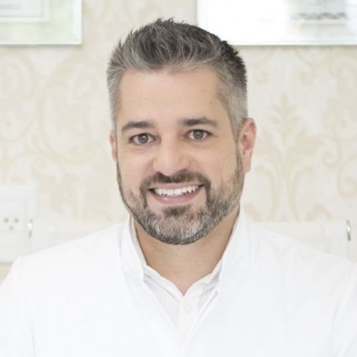 Dr. Marcelo Borille