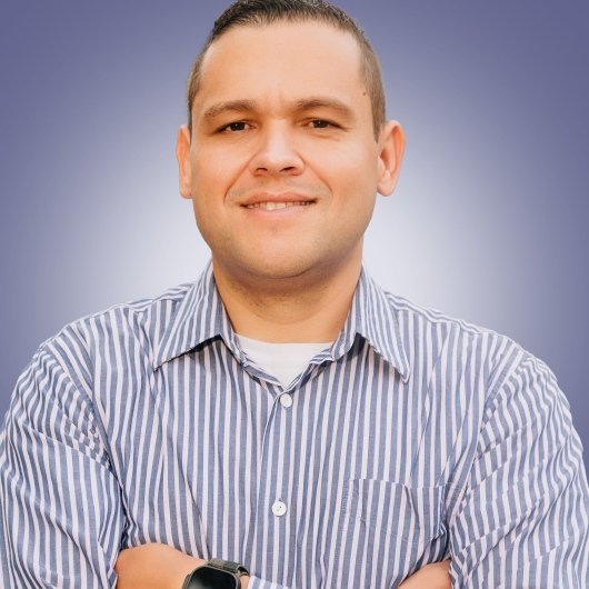 Dr. Elivelton Basilio de Souza