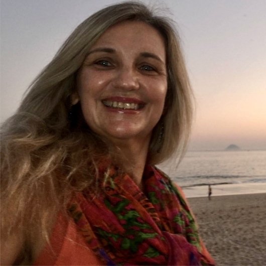 Dra. Paula Marinho