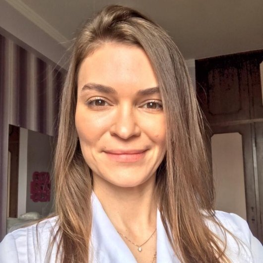 Dra. Júlia Rezende Duek