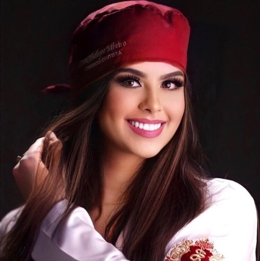 Dra. Thalyne Luiza Ribeiro