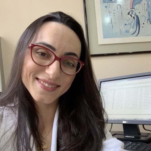 Dra. Camila Aparecida De Souza Segrégio Reis