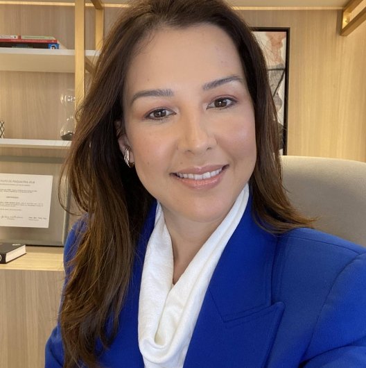 Dra. Carla Akemi Mendes Saito