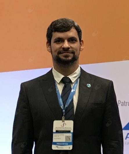 Dr. Gustavo Kiffer