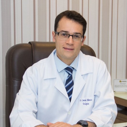 Dr. Conrado Leonel Menezes