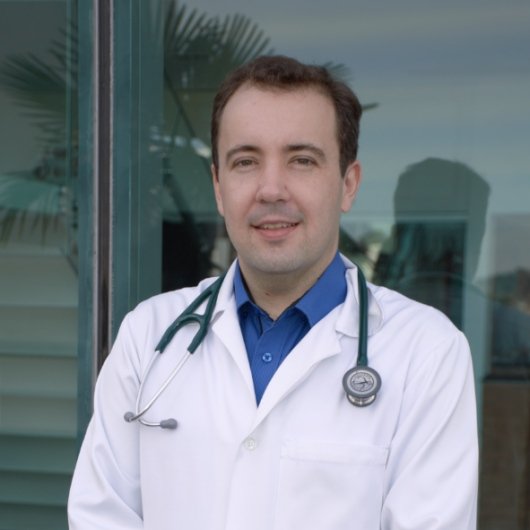 Dr. Thiago Gonçalves Schroder e Souza