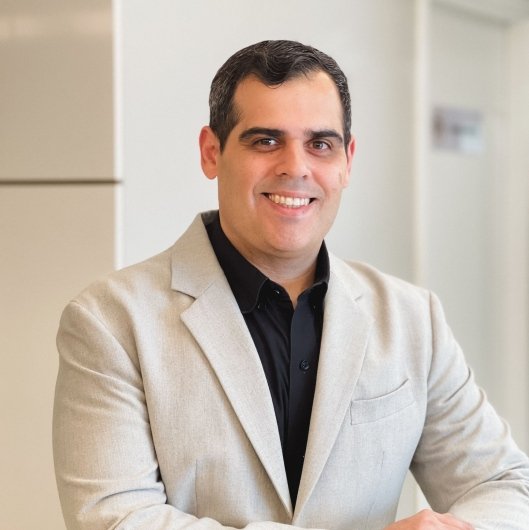 Dr. Caio Alcobaça