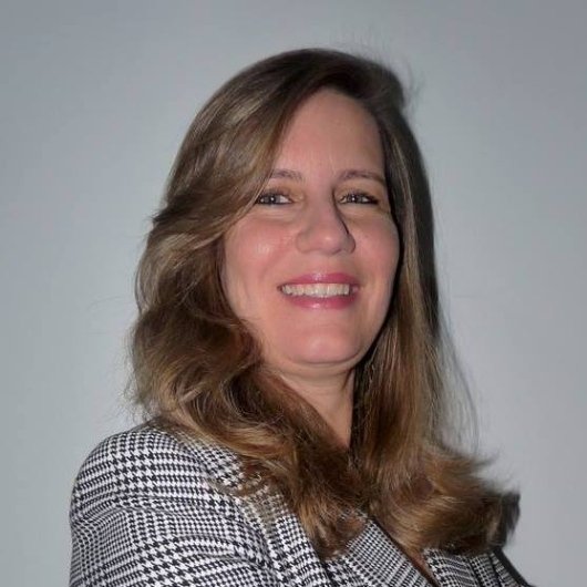 Ivana C Hendges