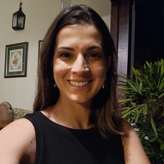 Dra. Fabrícia de Oliveira Alvarenga