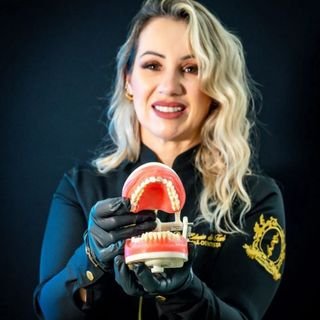 Dra. Edneia de Toni