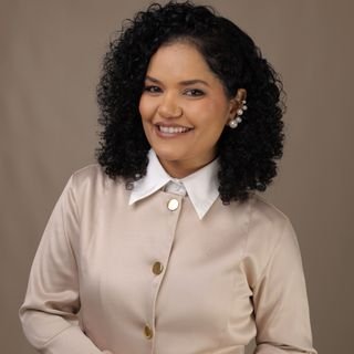 Dra. Rebeca Cristine
