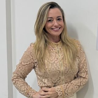 Dr. Flavia Matos