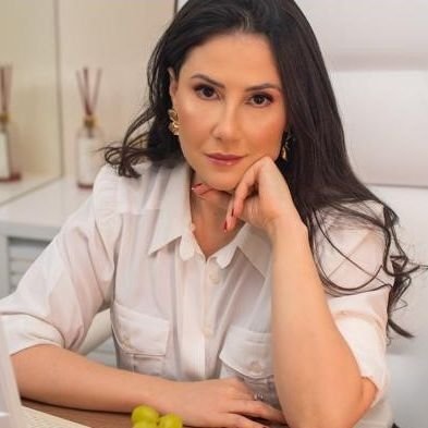 Dra. LIVIA BALTHAZAR