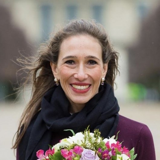 Dra. Cristiane M. Castedo