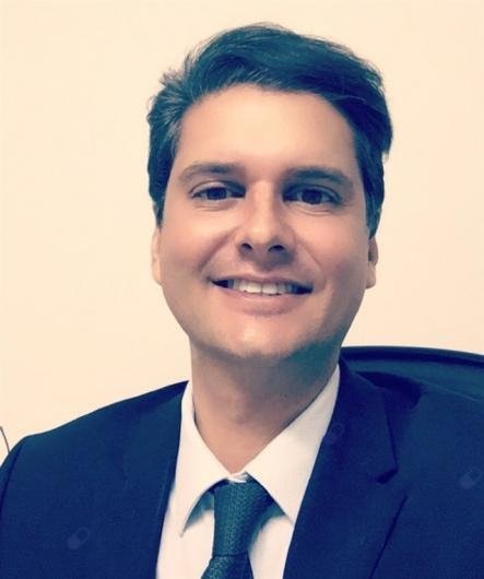 Dr. Eduardo Missel Silva