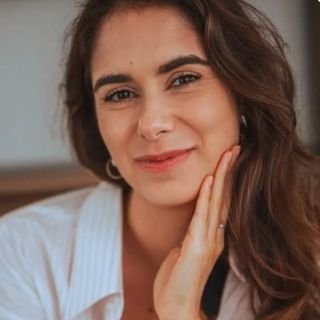Dra. Thalia de Moraes Gonçalves
