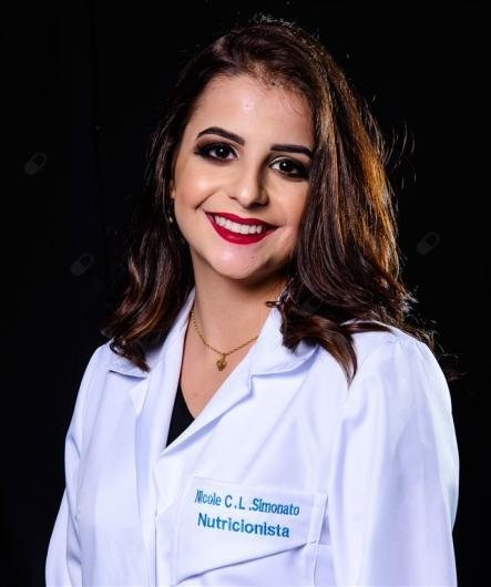 Dra. Nicole Cabo de Lima Simonato