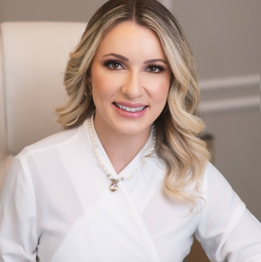 Dra. Vanessa Catalá Casteli Assumpção