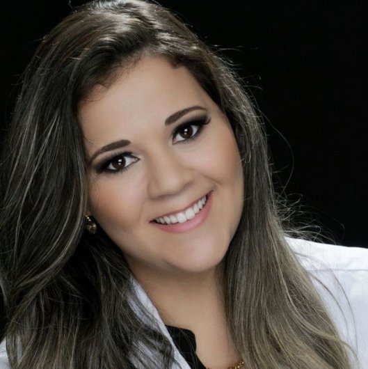 Dra. Aline Guimaraes de Carvalho Alexandre