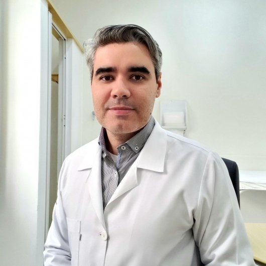 Dr. Daniel Braga