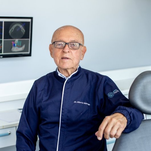 Dr. Alberto Nóbrega