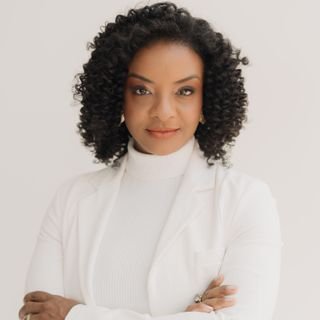 Dra. Caroline Penido