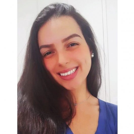 Dra. Julia Linhares Martins