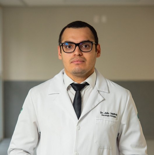Dr. Julio Cesar Martins Valdivia