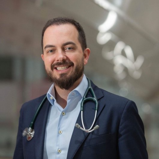 Dr. Raphael Brandao