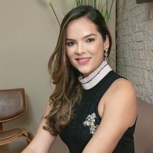 Dra. Isabela Theodoro Pacheco Guimarães