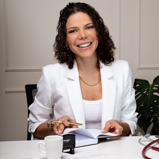 Dra. Dandara Fernandes