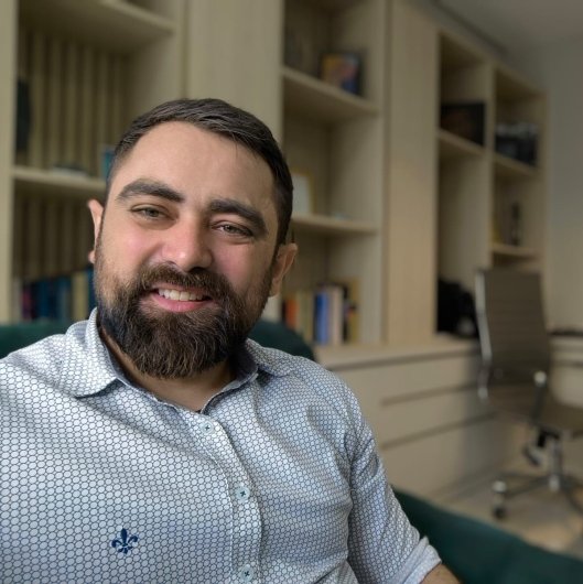 Dr. Thiago Cruz