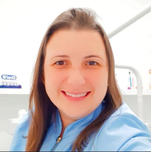 Dra. Raphaella Almeida