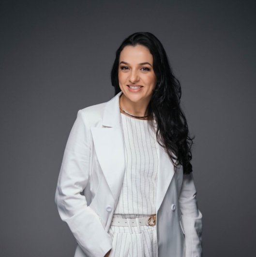 Dra. Fernanda Sperandio Cott Paiva