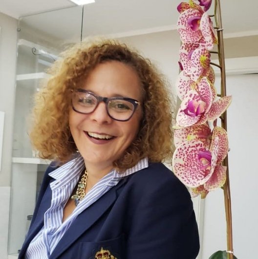 Dra. Andrea Cristina Matheus da Silveira Souza
