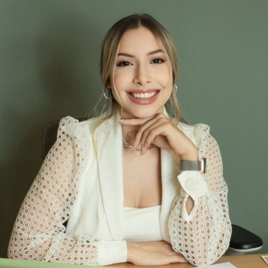 Dra. Bruna Cavalcanti